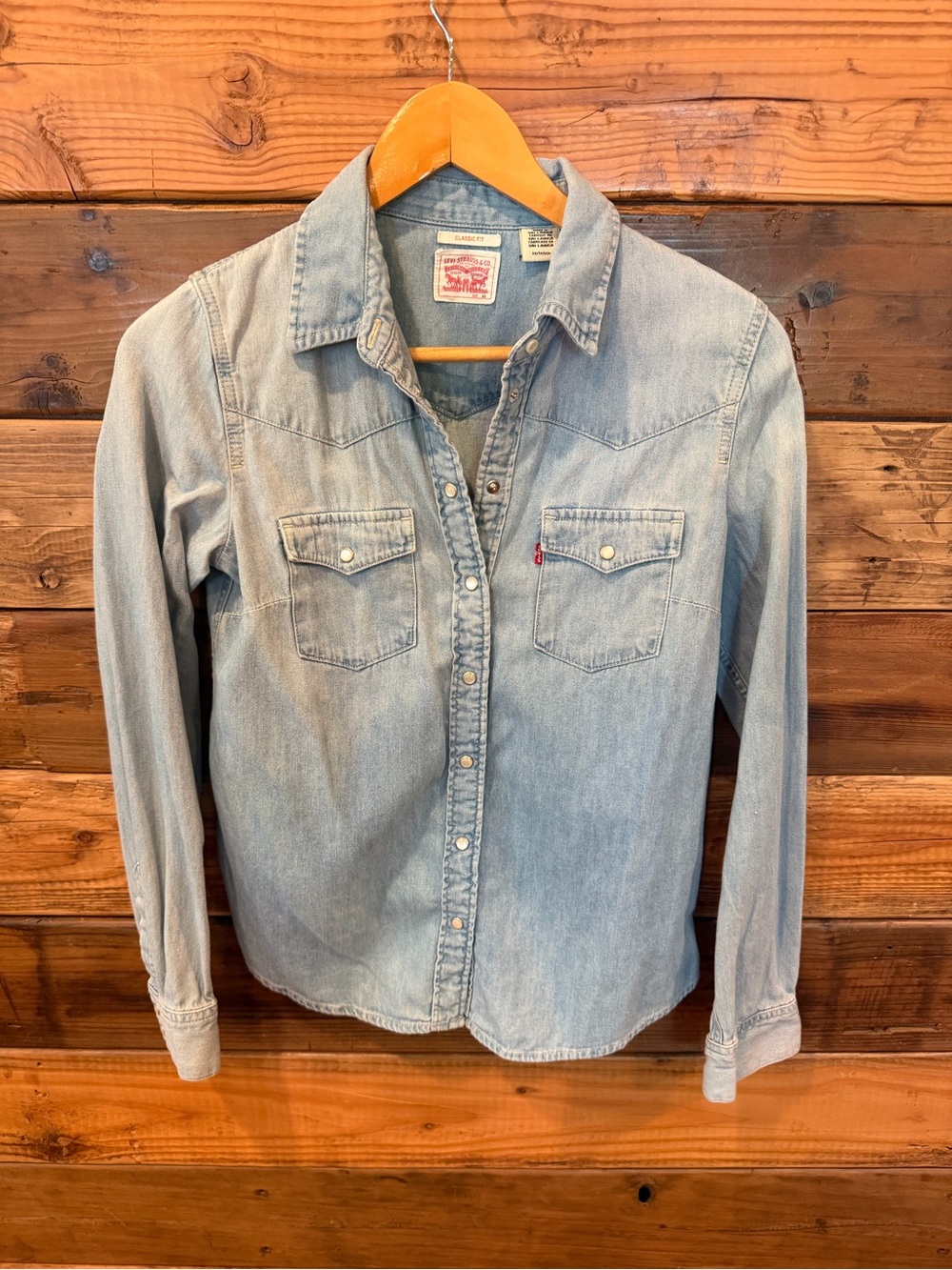Vintage Levi's Women’s Light Wash Western Denim Shirt - XS